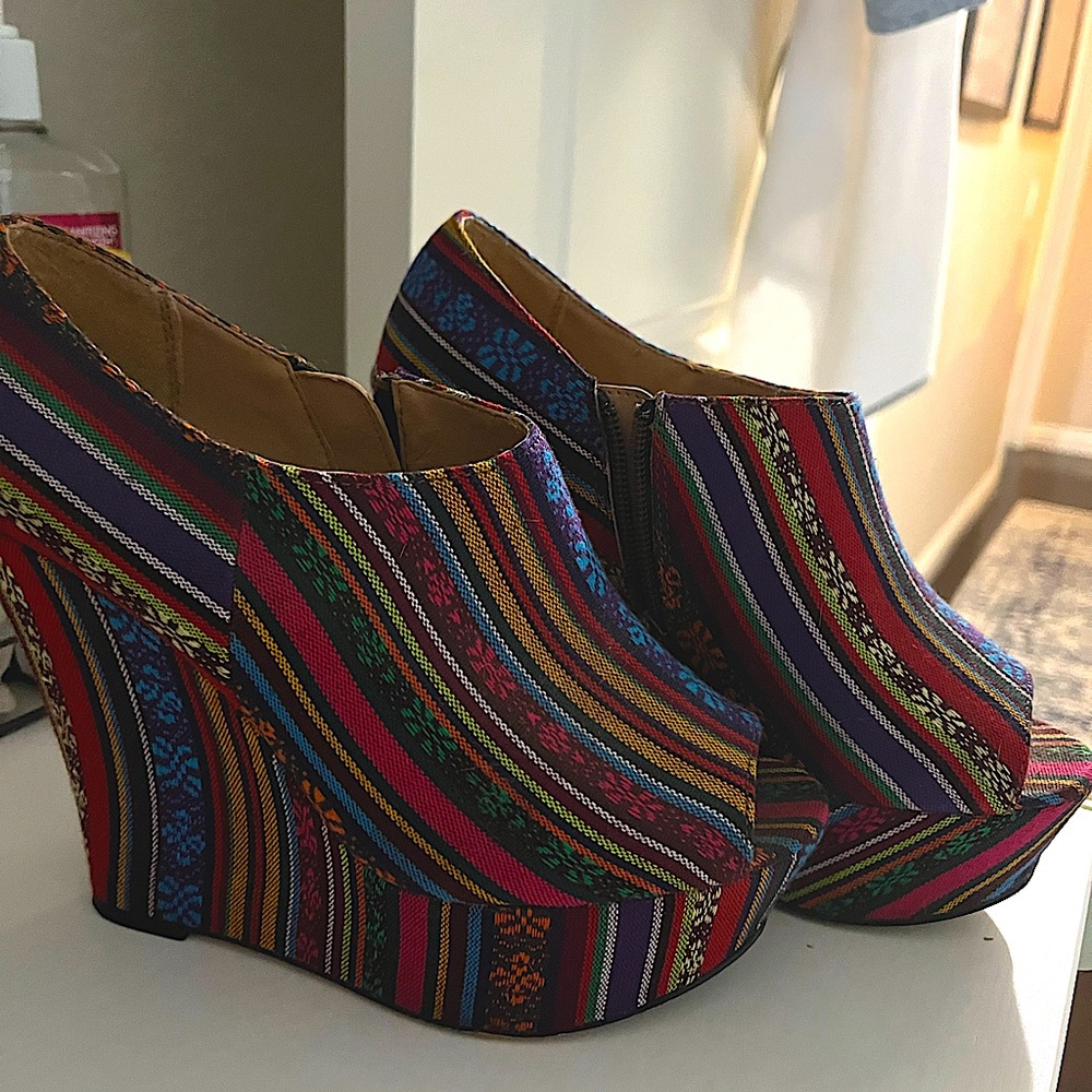 7.5 Steve Madden Wedges - Picture 2 of 6